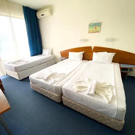 M2 מלון פרימורסקו